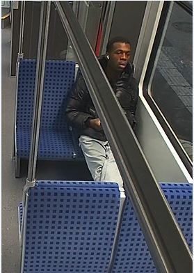 S-Bahnhof Rummelsburg: Polizei sucht diesen Handtaschen-Räuber