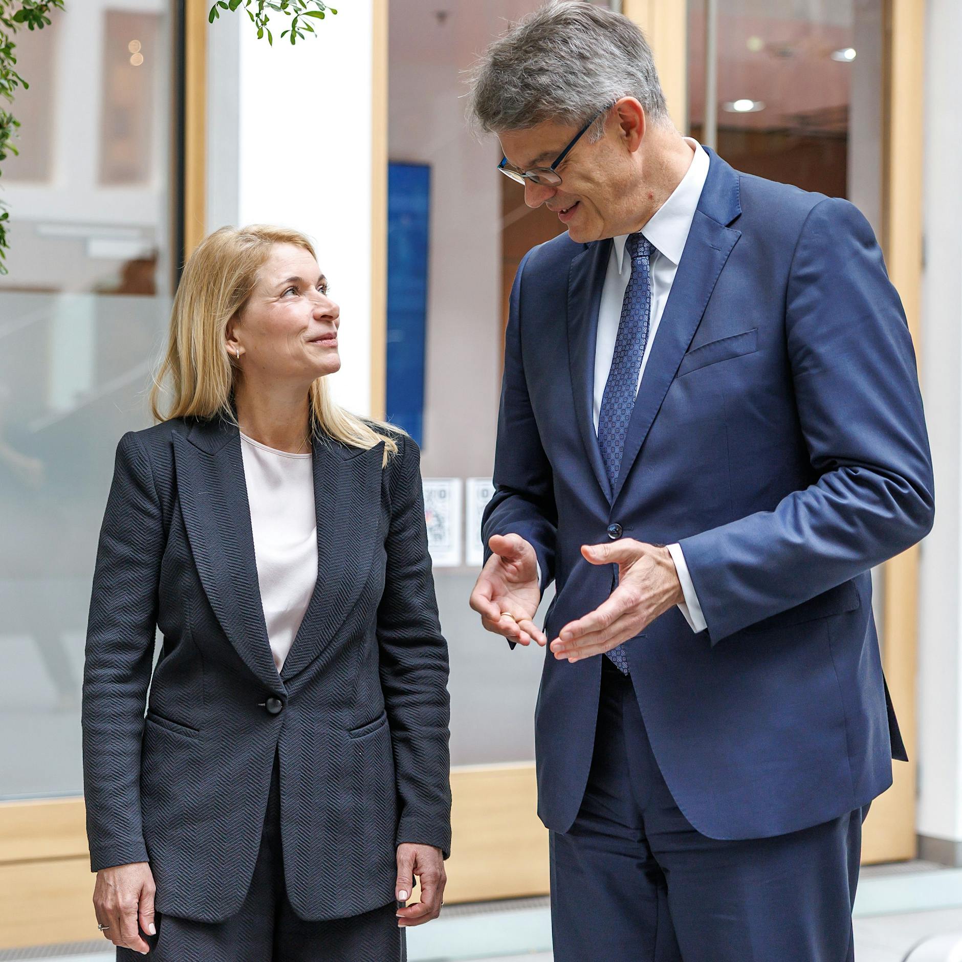 Geschenk für die neue Bahnchefin: Züge dürfen noch unpünktlicher sein