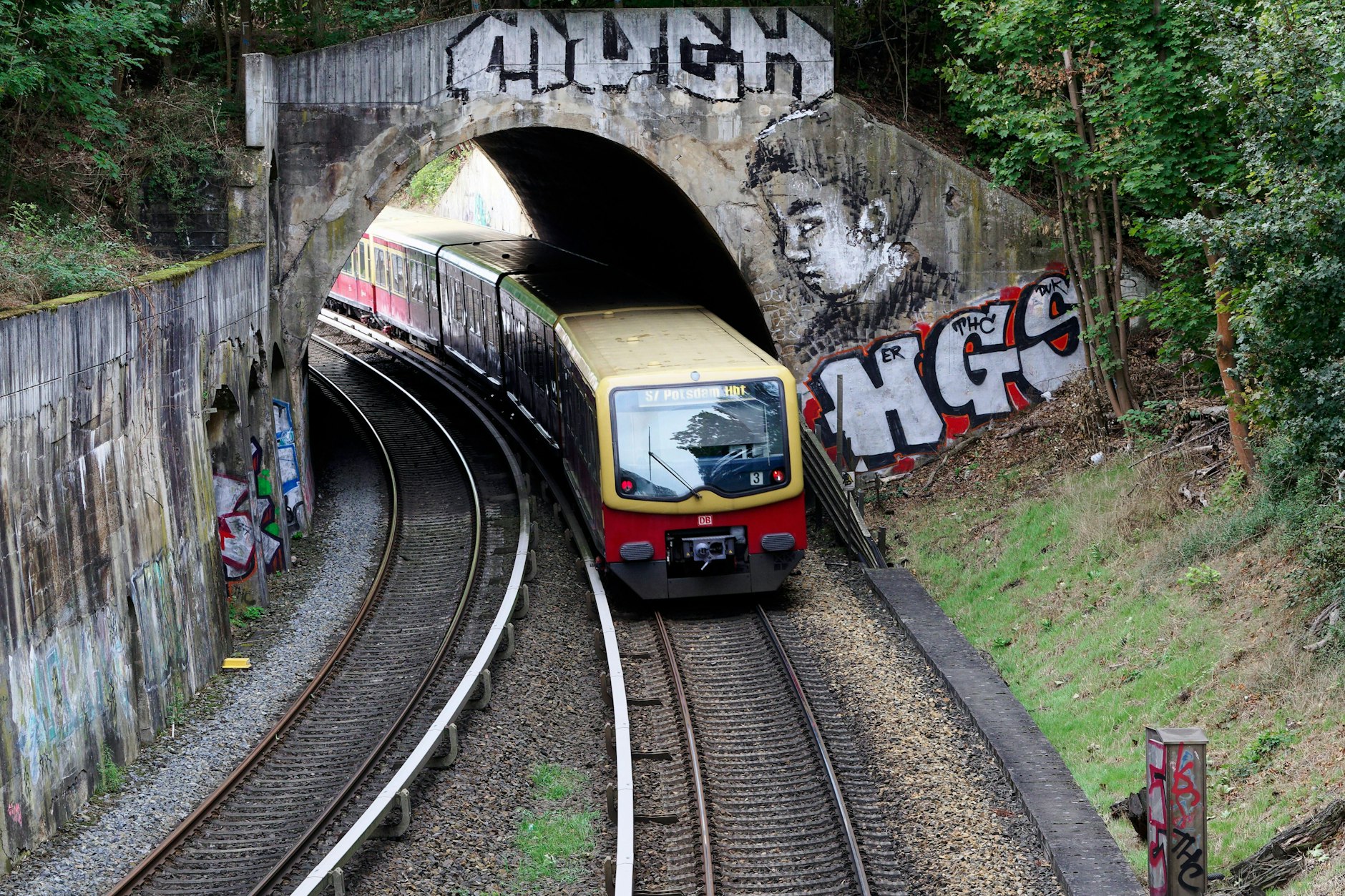 Die S7 fährt wegen eines defekten Stellwerks zurzeit zwischen Westkreuz und Potsdam nur im 20-Minuten-Takt.