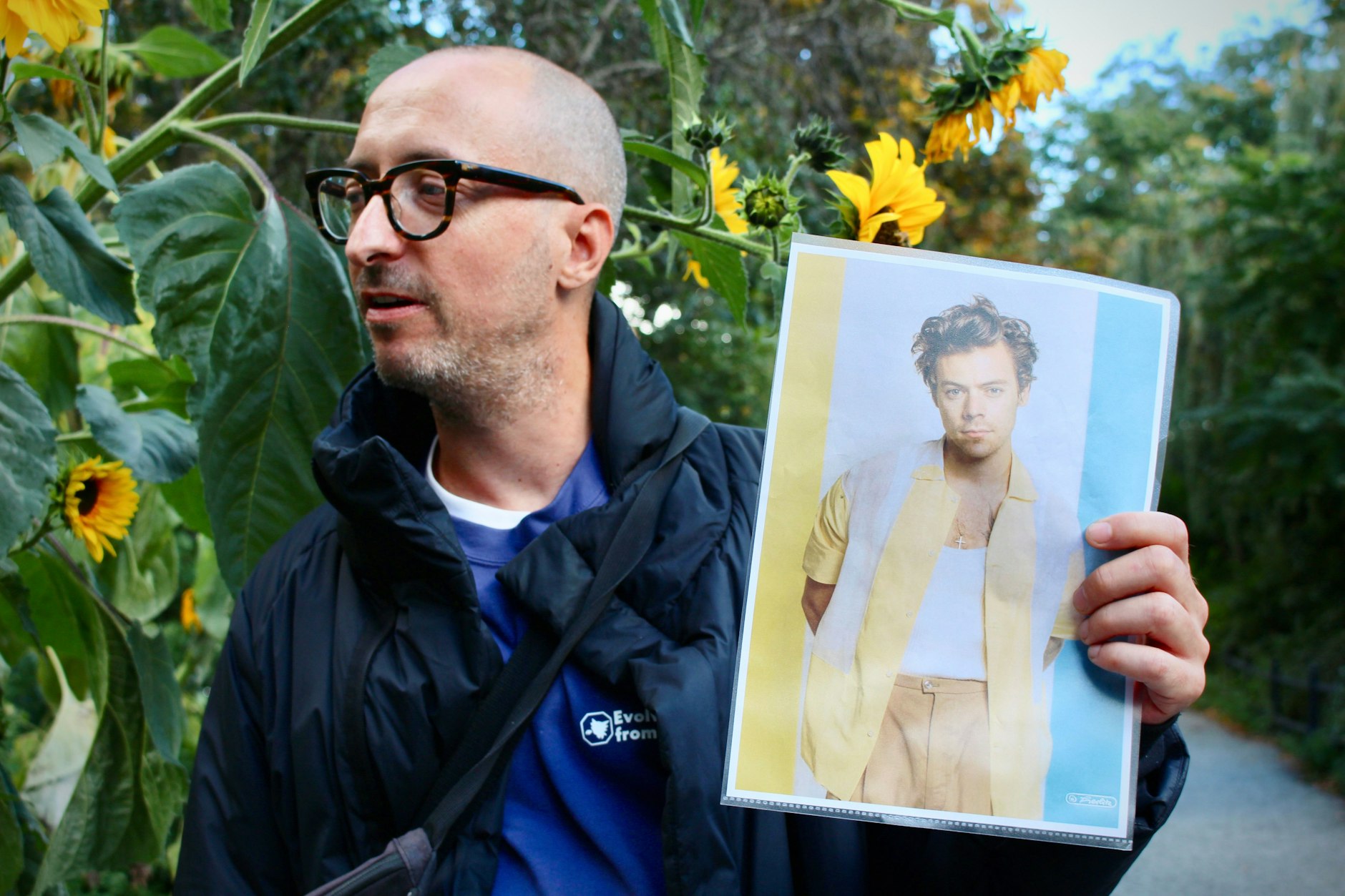 Unser Reporter kennt nur ein Ziel: Harry Styles ausfindig machen.