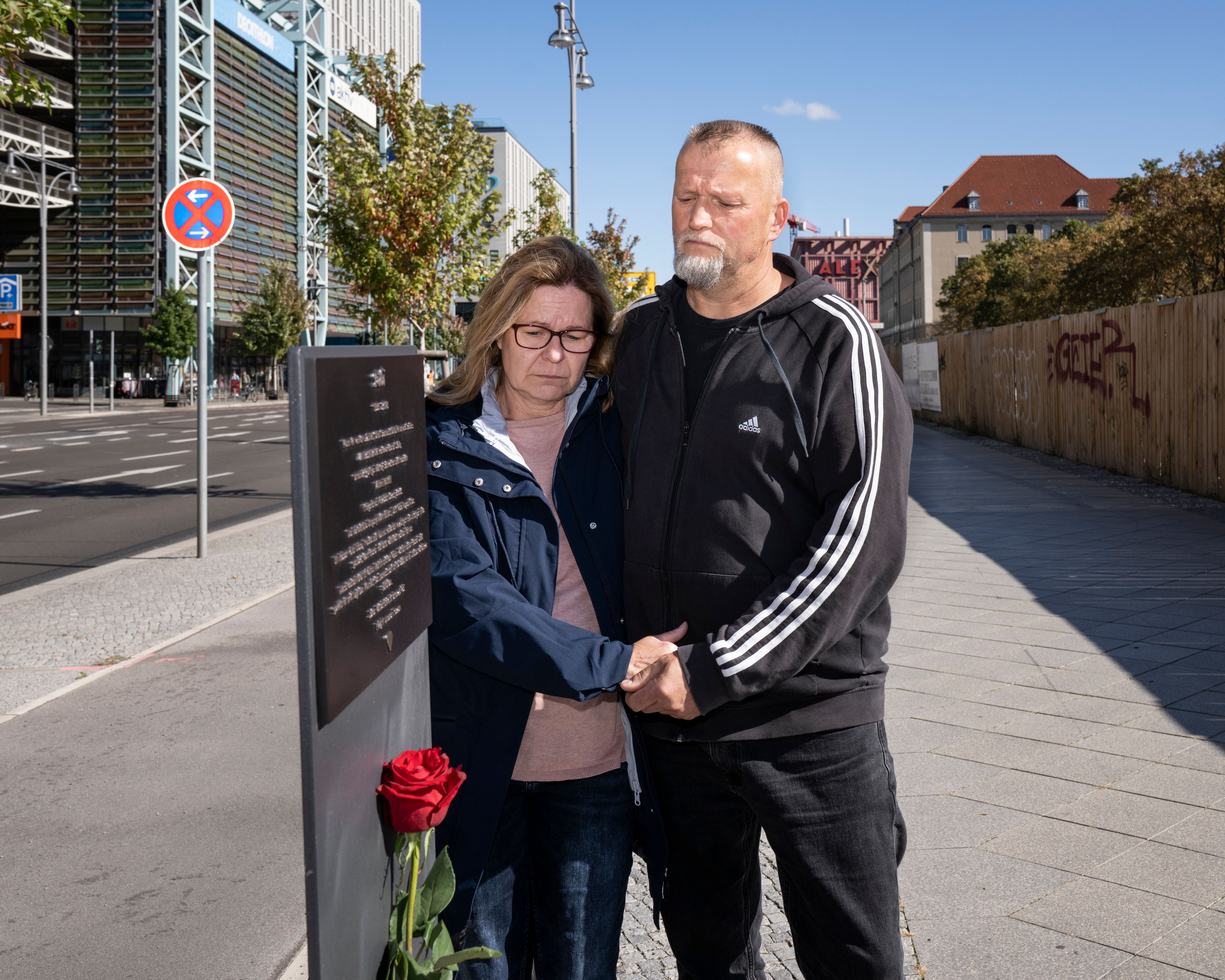 Jeden Tag am Grab – Vater zerbricht am Tod seiner Tochter