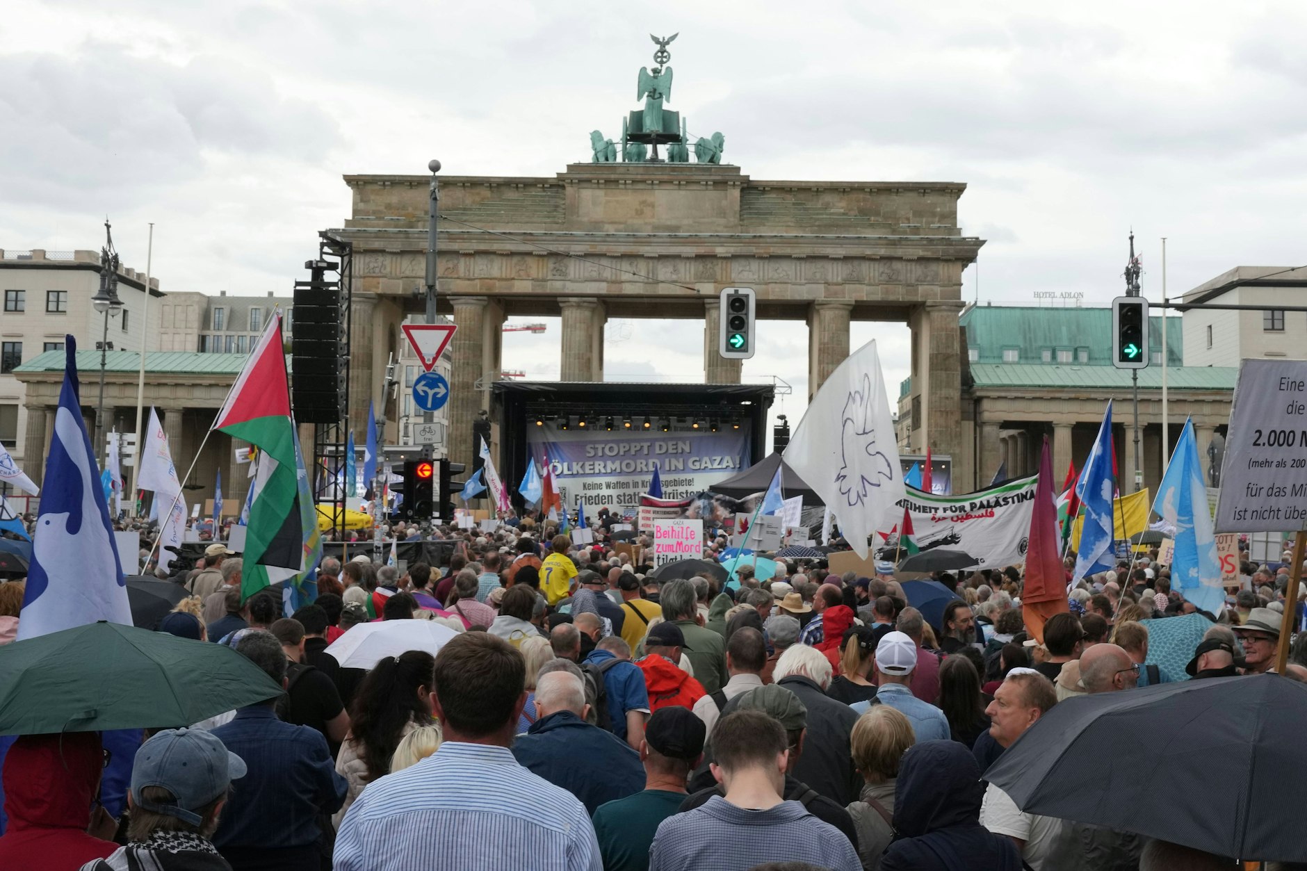 Schon am 13. September gab es eine Groß-Demo für Gaza am Brandenburger Tor.
